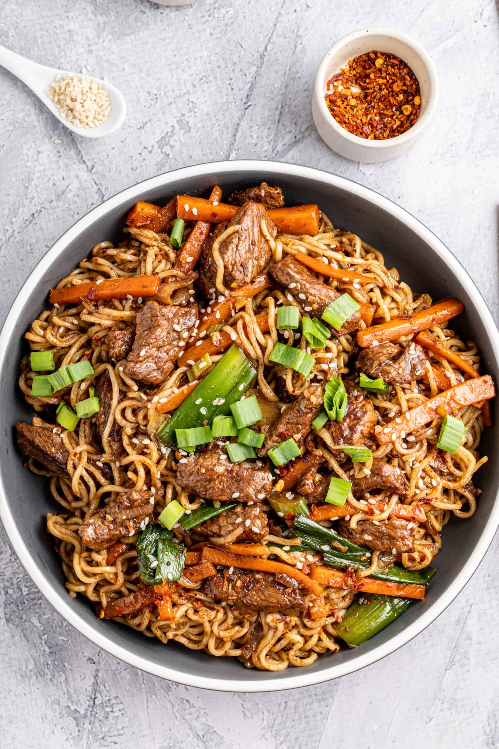 Beef chow mein in bowls
