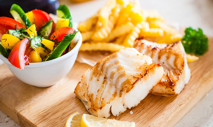 Baked fish and oven chips with tartare